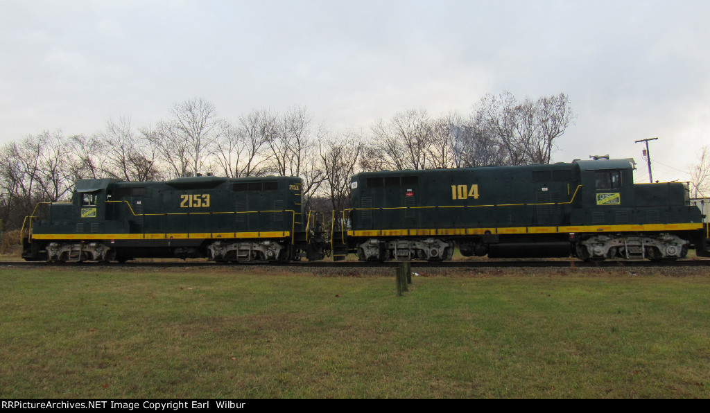 Ohio South Central Railroad (OSCR ) 2153 & 104